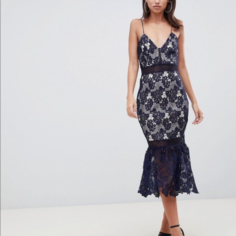 Missguided Lace Fishtail Hem Midi Dress